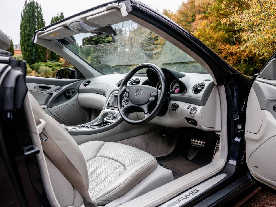 Image 37/41 of Mercedes-Benz SL 55 AMG (2003)