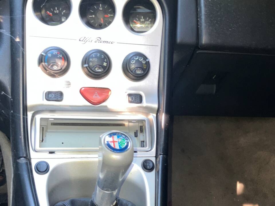 Image 15/19 of Alfa Romeo Spider 2.0 Twin Spark (1998)