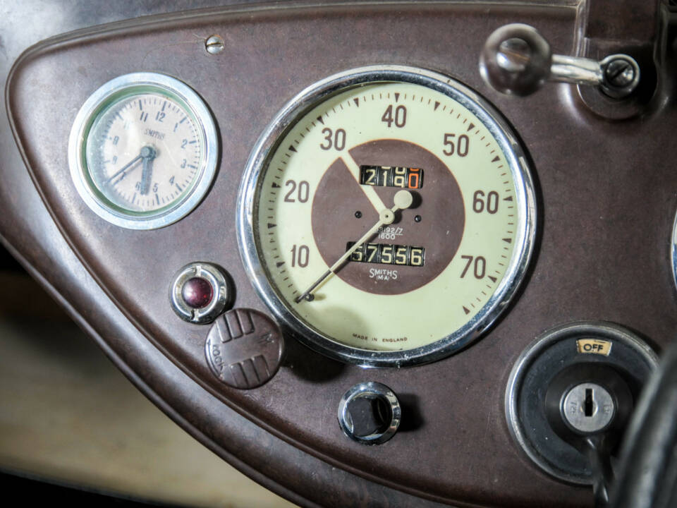 Image 15/50 de Morris Eight (1939)