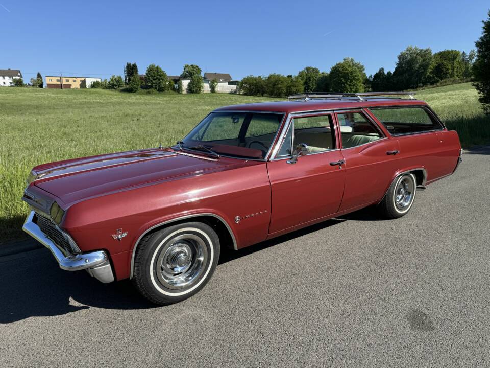 Image 6/20 of Chevrolet Impala Station Wagon (1965)