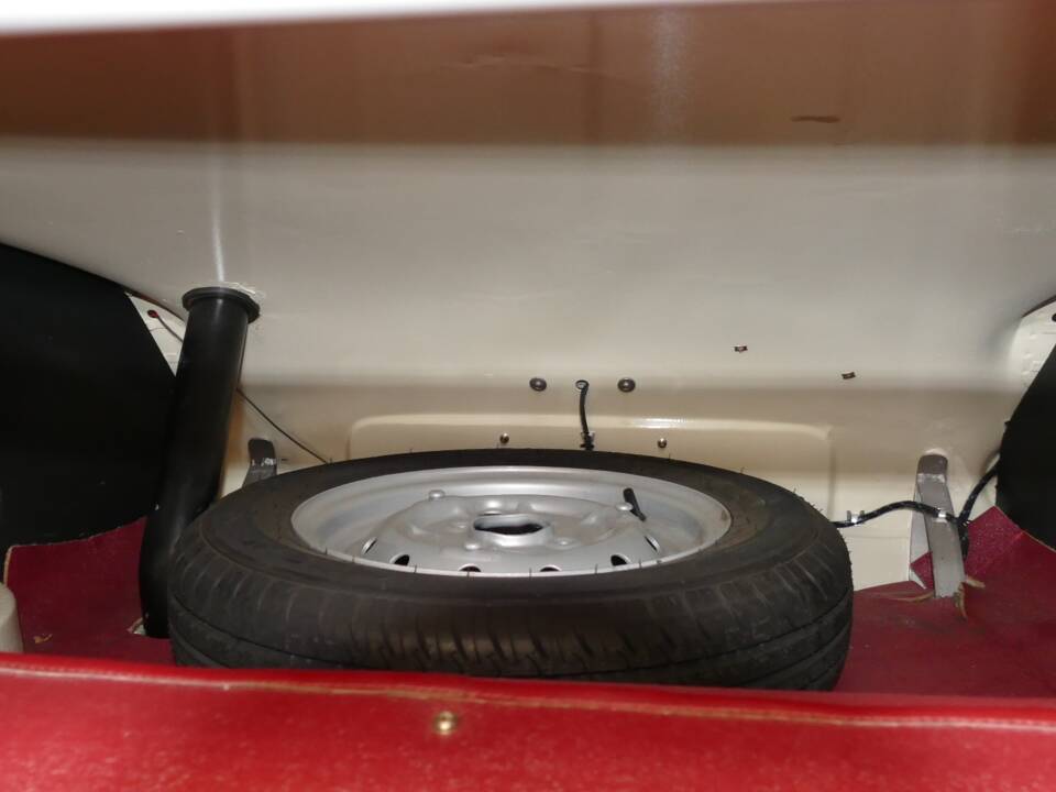 Image 13/17 of Austin-Healey Sprite Mk I (1959)