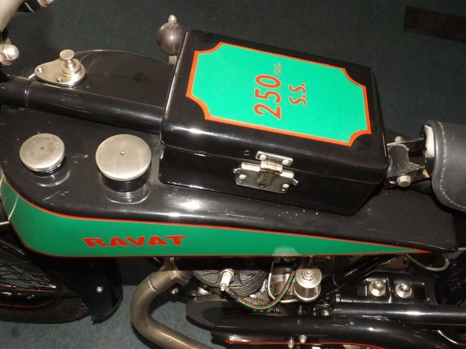 Afbeelding 5/33 van Ravat 250 (1913)