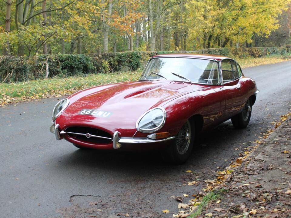 Afbeelding 3/18 van Jaguar E-Type (1967)