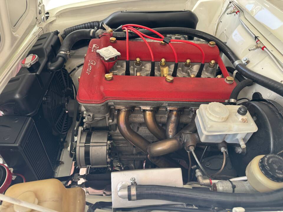 Image 44/99 of Alfa Romeo Giulia 1750 GT Am (1971)