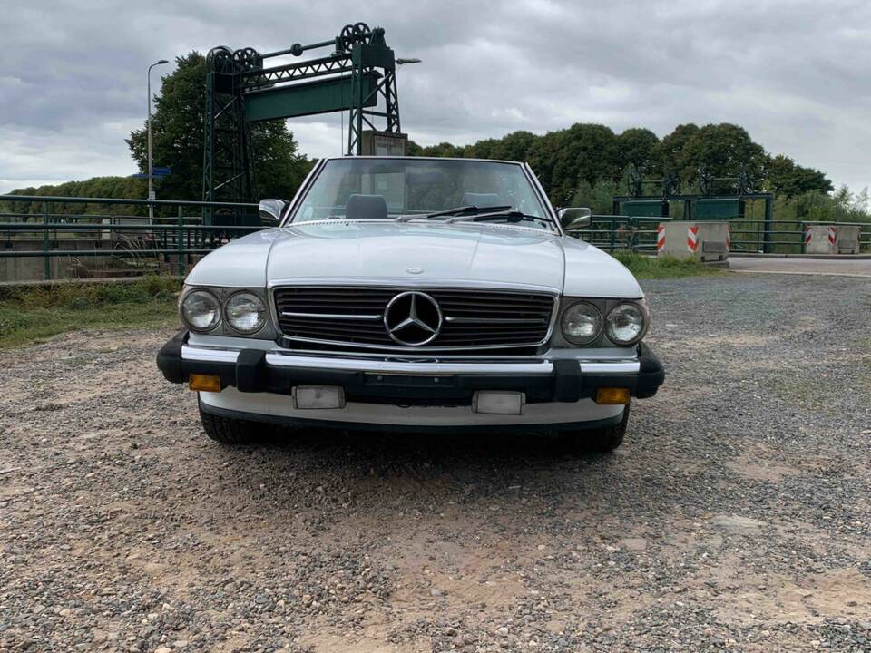 Bild 3/8 von Mercedes-Benz 560 SL (1986)