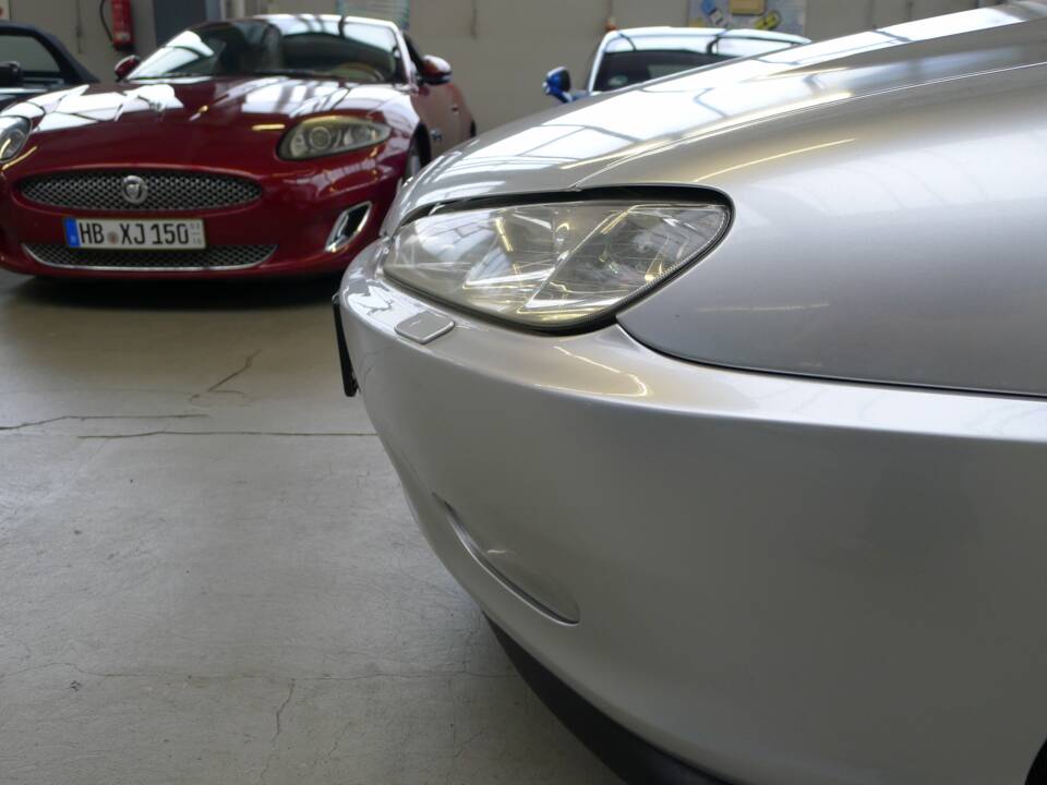 Imagen 25/32 de Peugeot 406 Coupé 2.0 16V (2000)