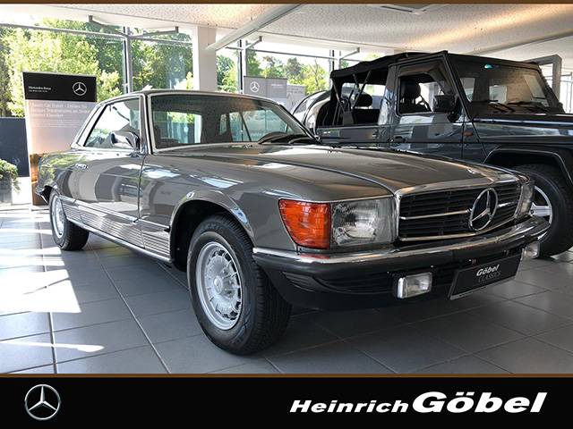Image 2/19 of Mercedes-Benz 350 SLC (1974)