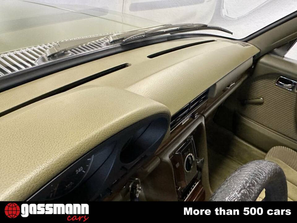 Image 13/15 of Mercedes-Benz 280 S (1978)