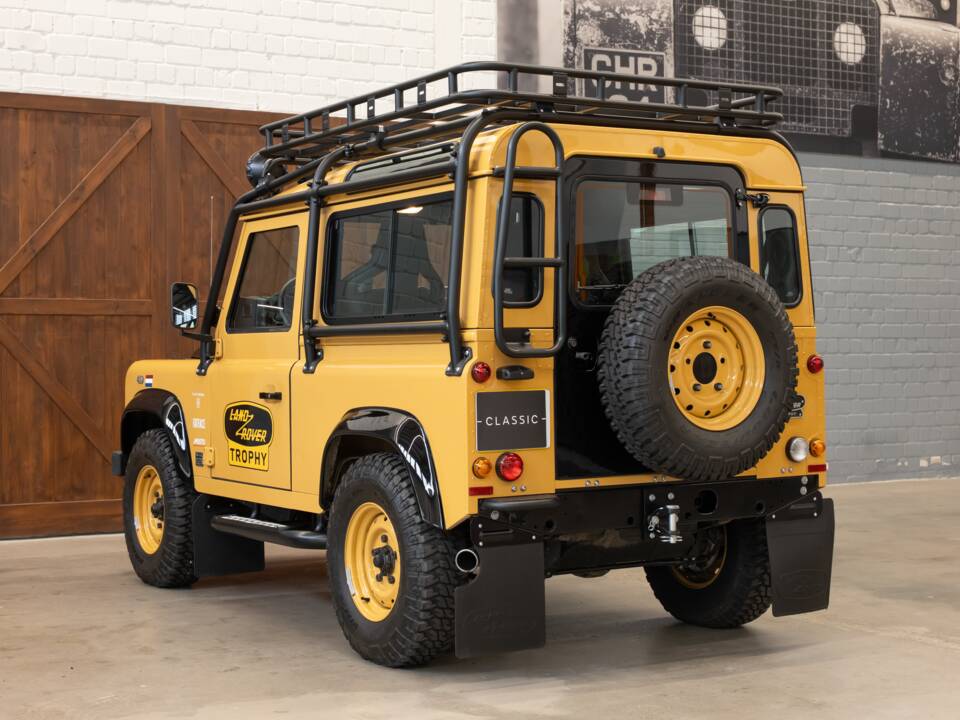 Image 9/47 of Land Rover Defender 90 Works V8 (2013)