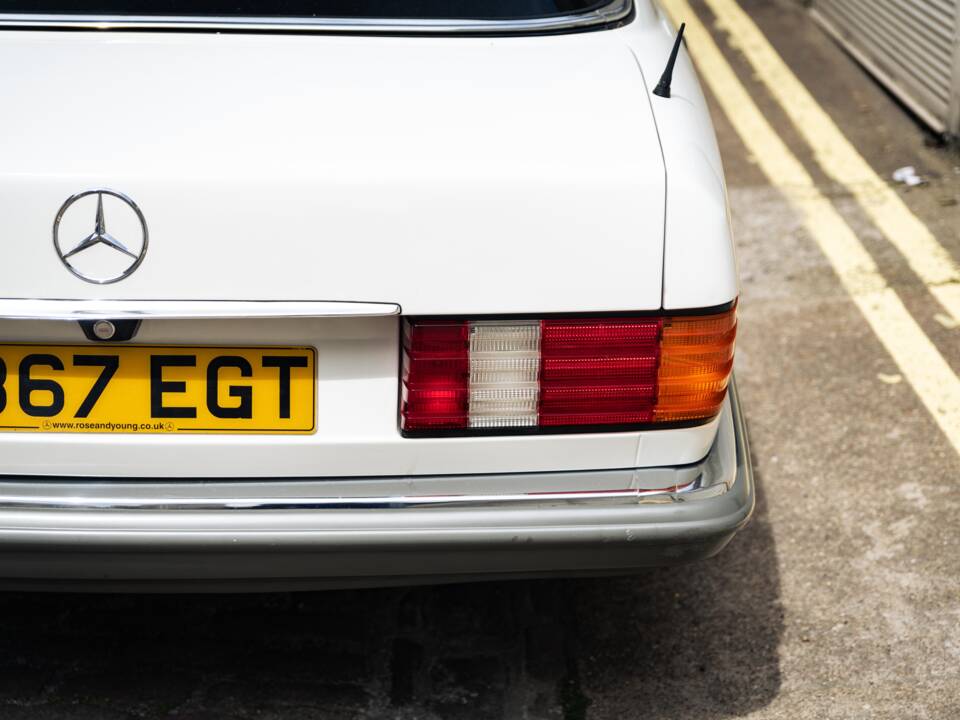 Image 23/50 of Mercedes-Benz 500 SEL (1984)