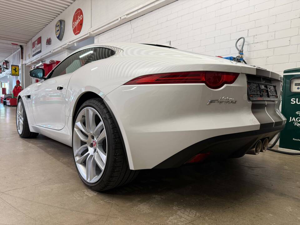 Afbeelding 12/18 van Jaguar F-Type (2017)