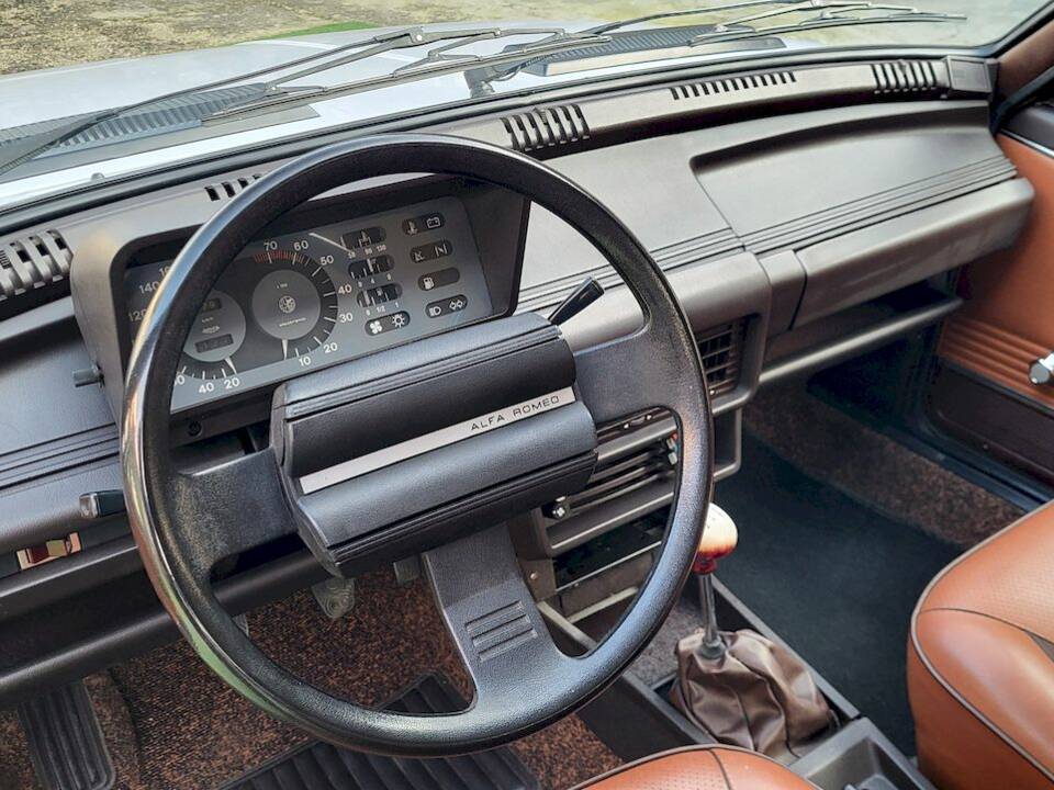 Image 22/51 of Alfa Romeo Giulietta 1.3 (1979)