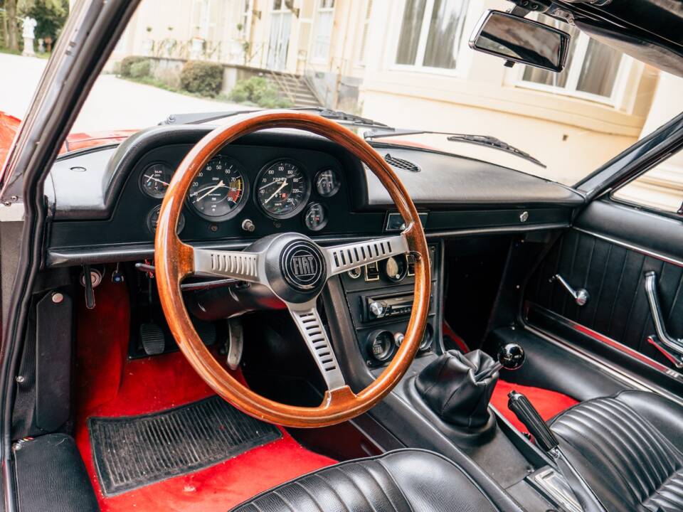 Image 39/65 of FIAT Dino Spider (1967)