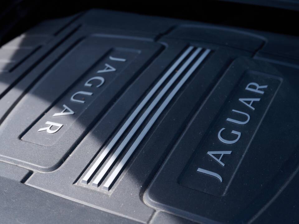 Bild 50/50 von Jaguar XJ 5.0 (2012)