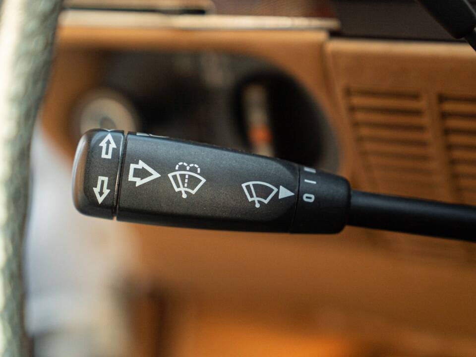 Image 46/50 de Mercedes-Benz 300 SL (1986)