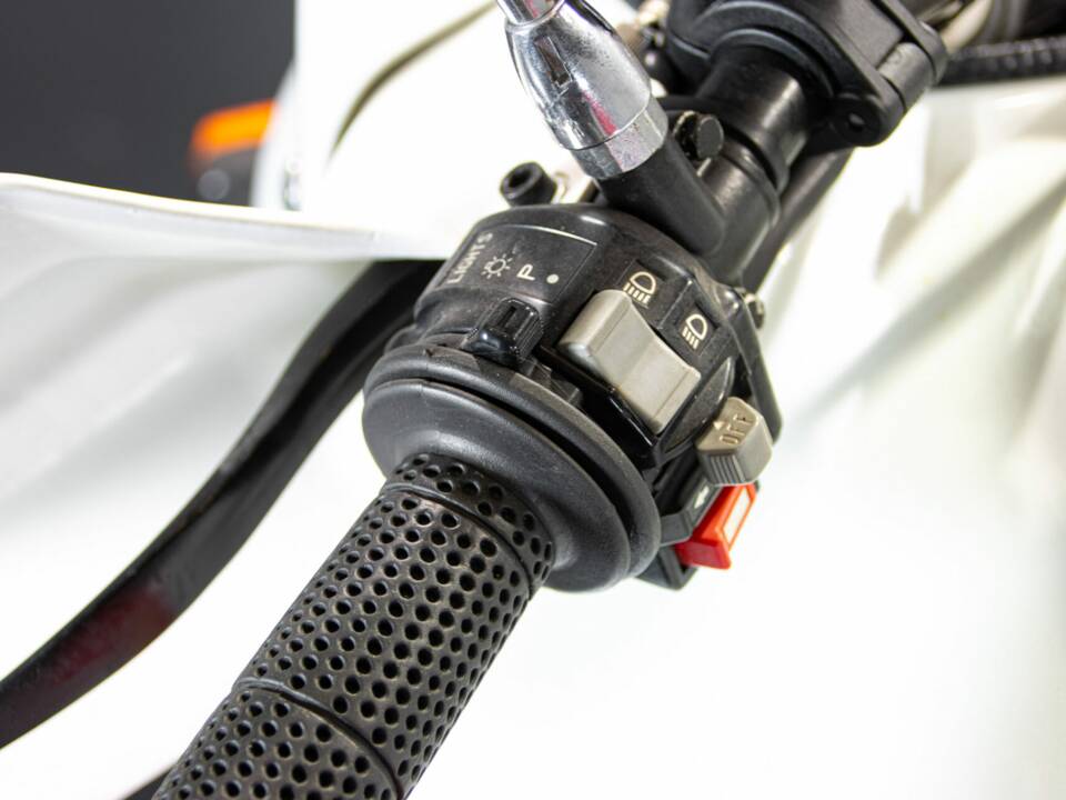 Image 31/35 de Yamaha XTZ 750 Super Ténéré (1989)