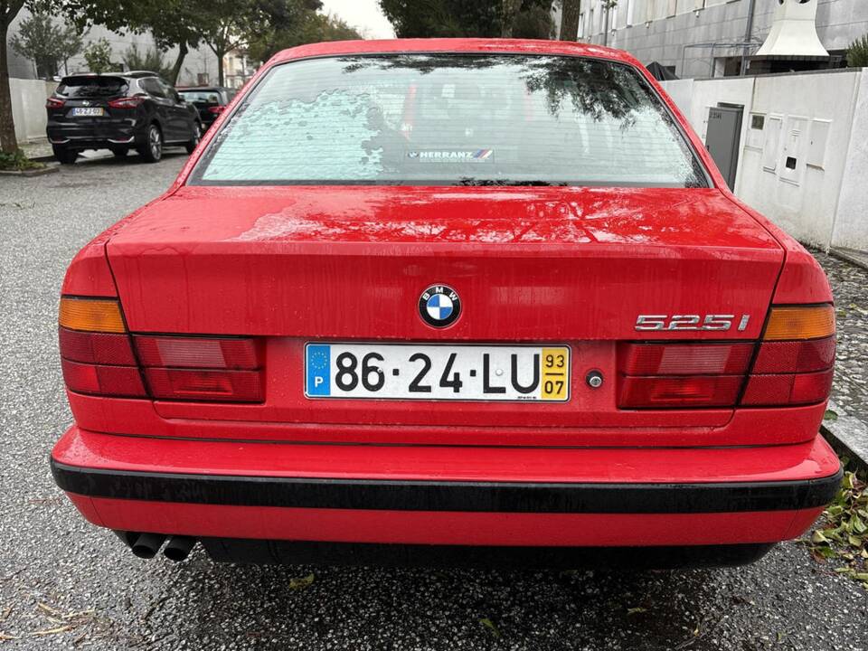 Image 7/8 de BMW 525i (1993)