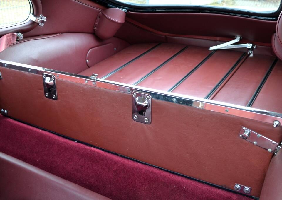 Afbeelding 27/32 van Jaguar E-Type 4.2 (1967)