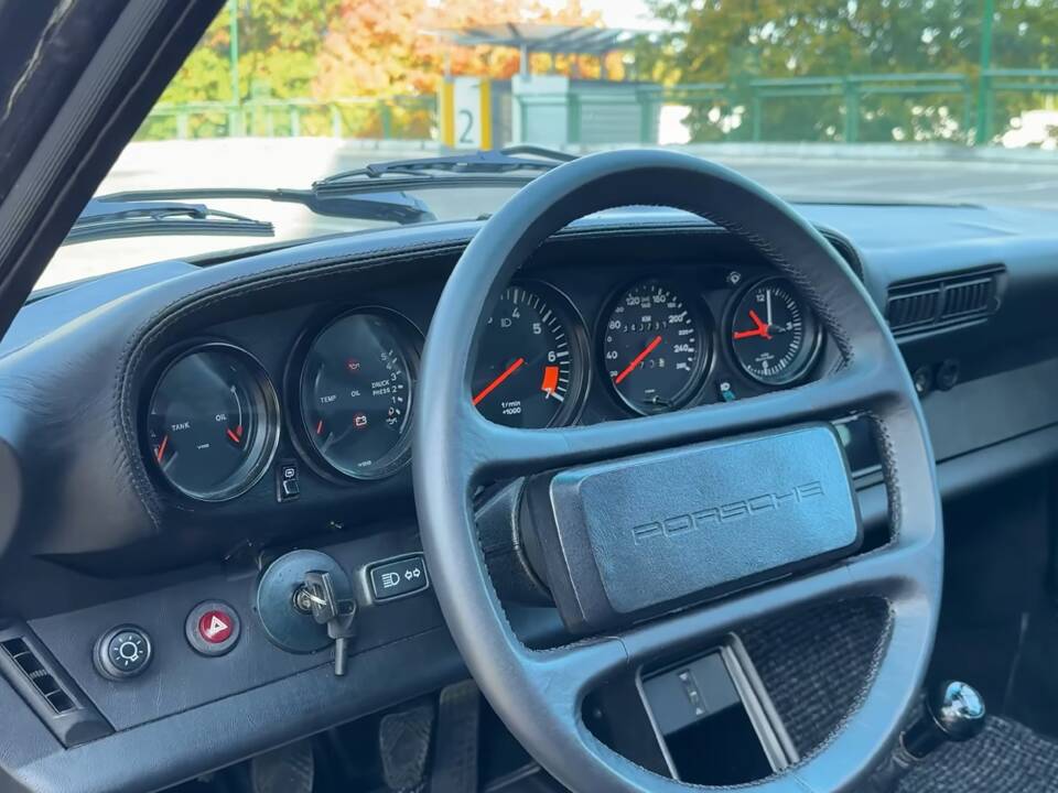 Bild 10/15 von Porsche 911 Carrera 3.2 (1985)