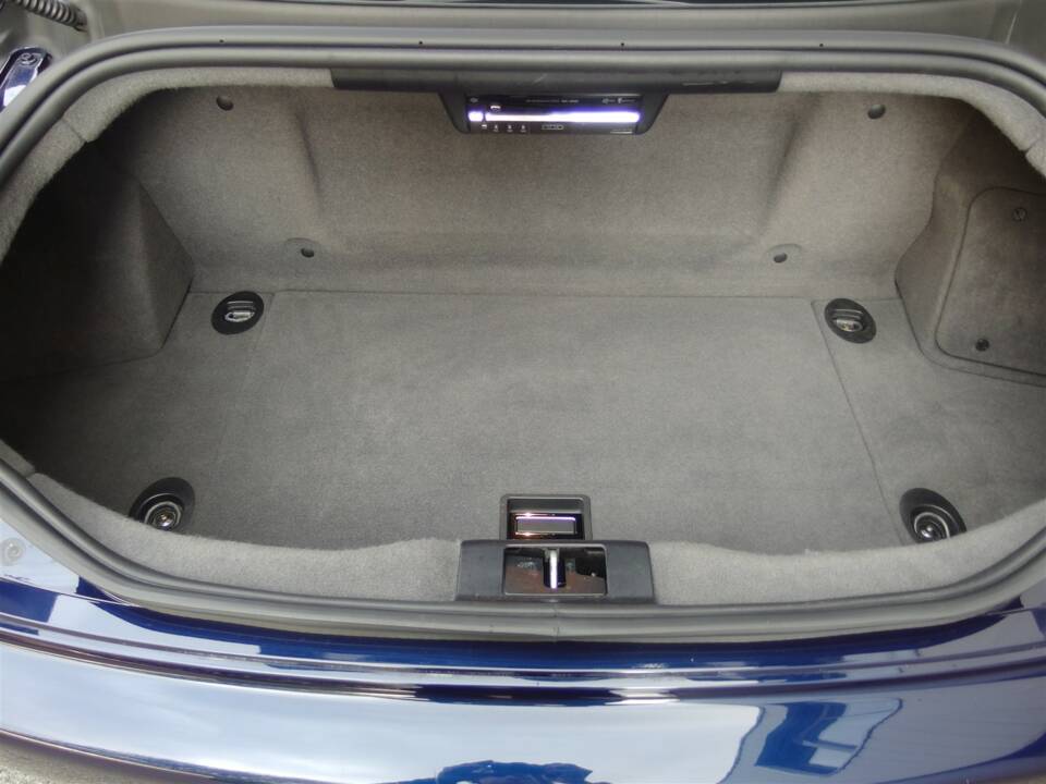 Image 76/99 of Maserati GranTurismo 4.2 (2008)
