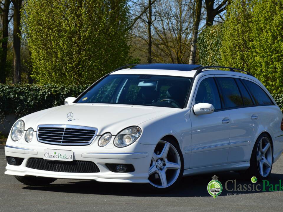 Image 1/50 of Mercedes-Benz E 500 T (2004)