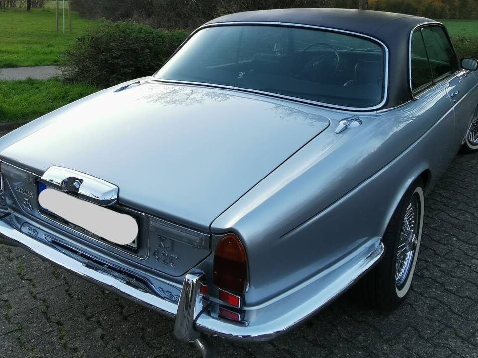 Image 2/15 of Jaguar XJ 6 C 4.2 (1977)