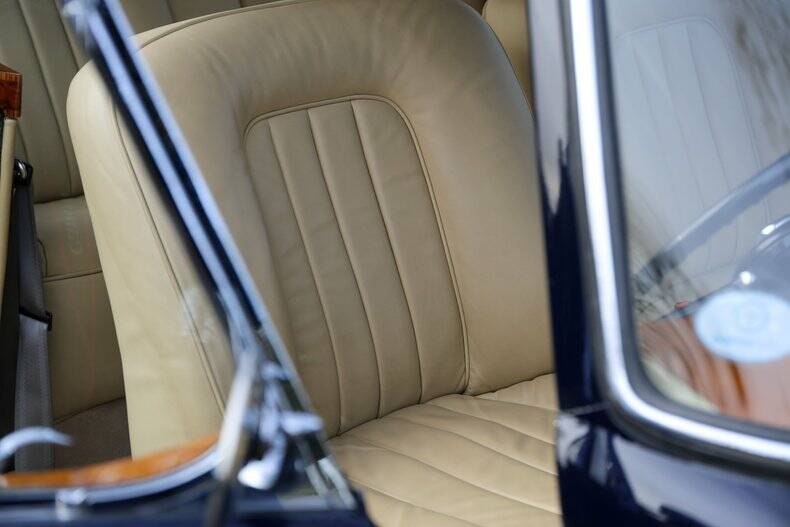 Image 27/50 of Bentley S 3 Continental (1962)