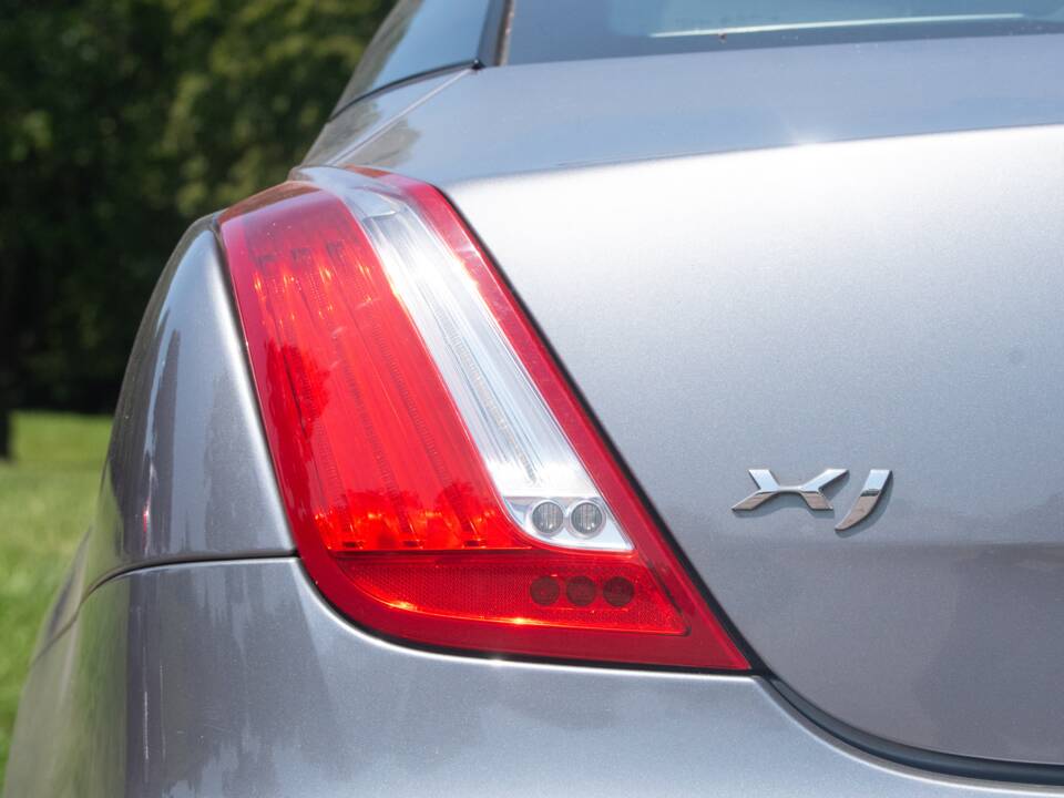Image 50/50 of Jaguar XJ 5.0 (2011)