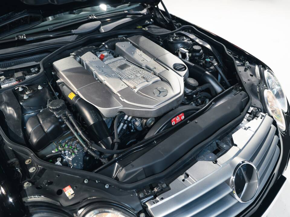 Image 17/31 of Mercedes-Benz SL 55 AMG (2003)