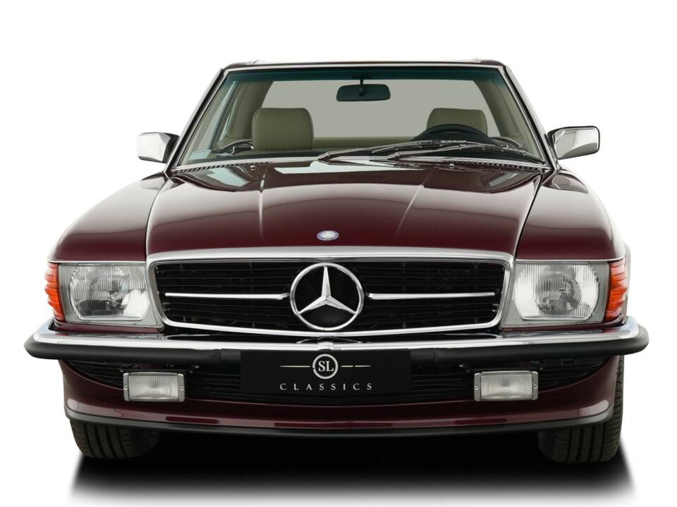 Afbeelding 2/43 van Mercedes-Benz 560 SL (1986)