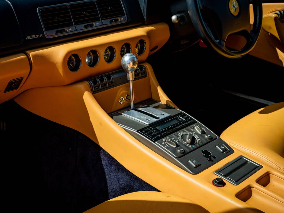 Image 25/31 of Ferrari 456 GTA (1998)