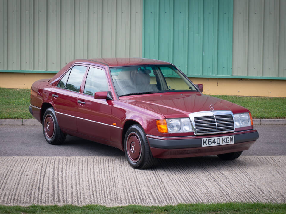 Bild 1/23 von Mercedes-Benz 200 E-16 (1993)