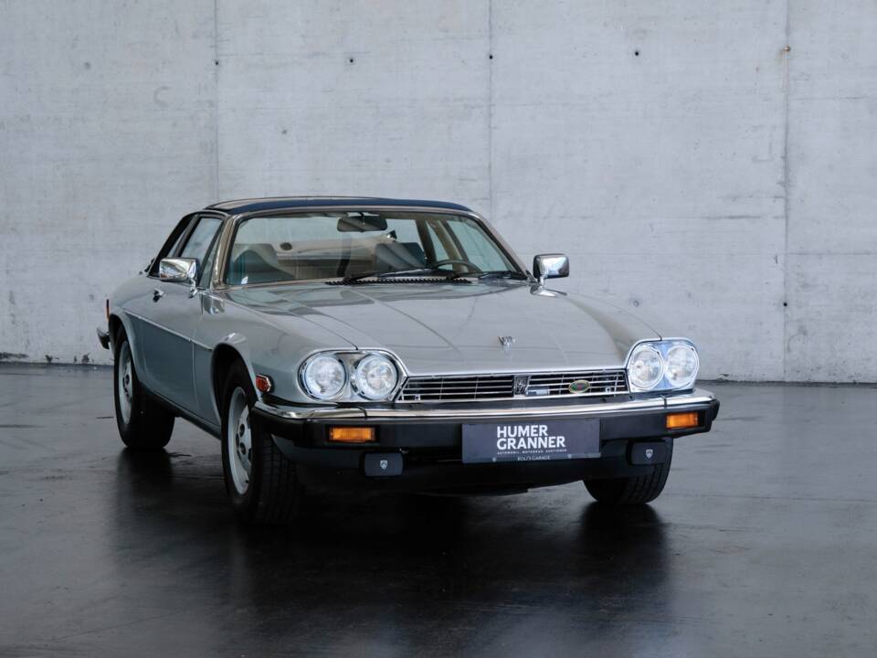 Image 8/47 of Jaguar XJ-SC 5.3 (1987)