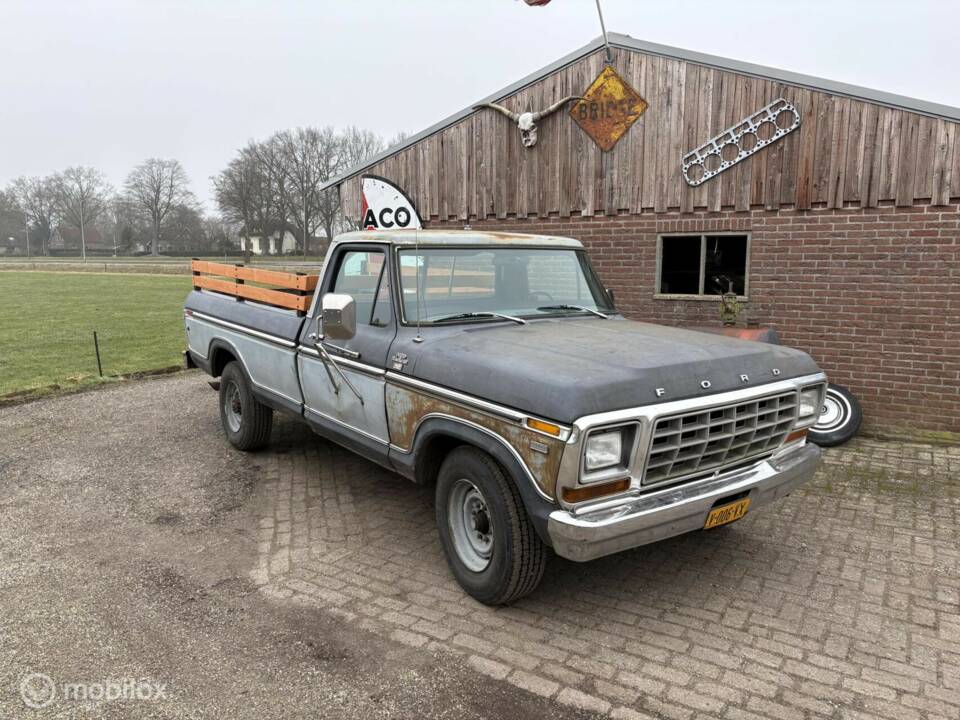 Image 28/32 de Ford F-250 (1978)