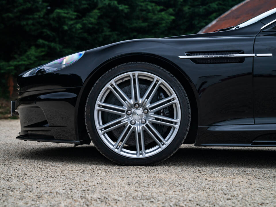 Image 33/36 of Aston Martin DBS (2008)