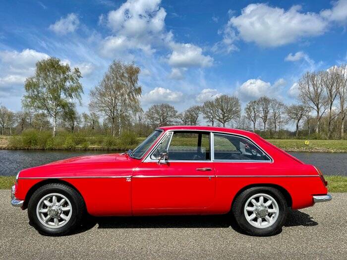 Image 5/6 de MG MGB GT (1973)