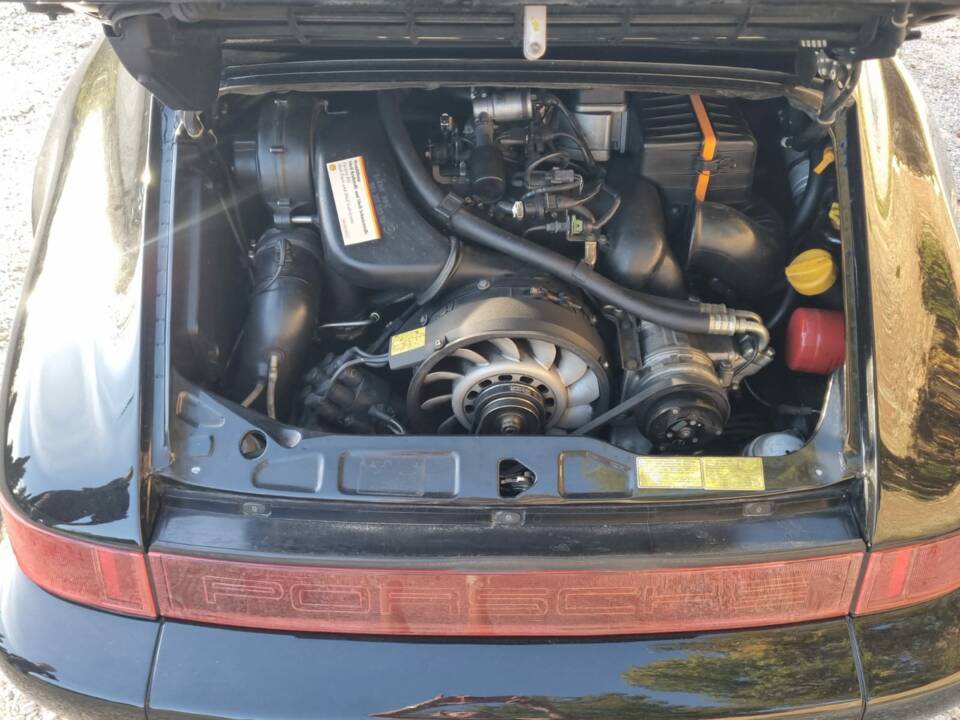 Image 8/11 of Porsche 911 Carrera 4 (1991)