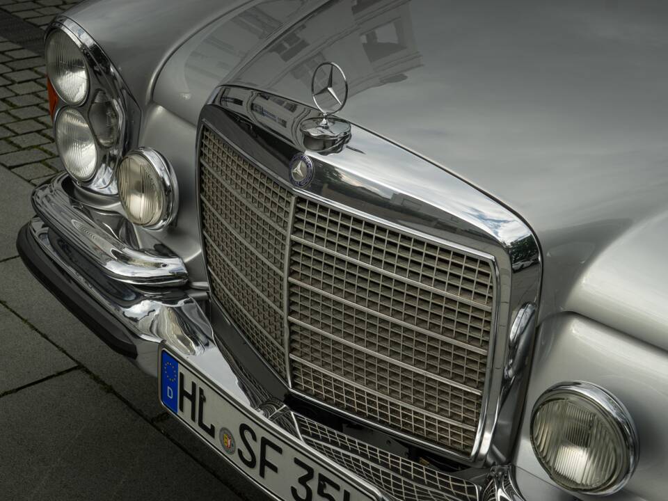 Image 9/95 of Mercedes-Benz 280 SE 3,5 (1970)