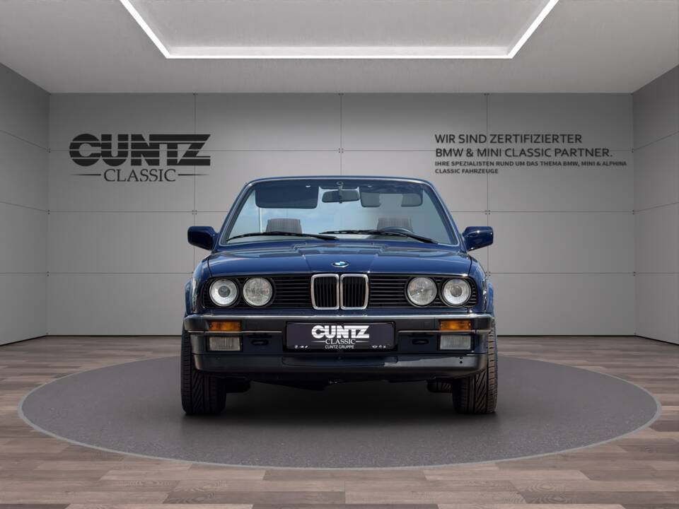 Image 1/27 of BMW 320i (1990)