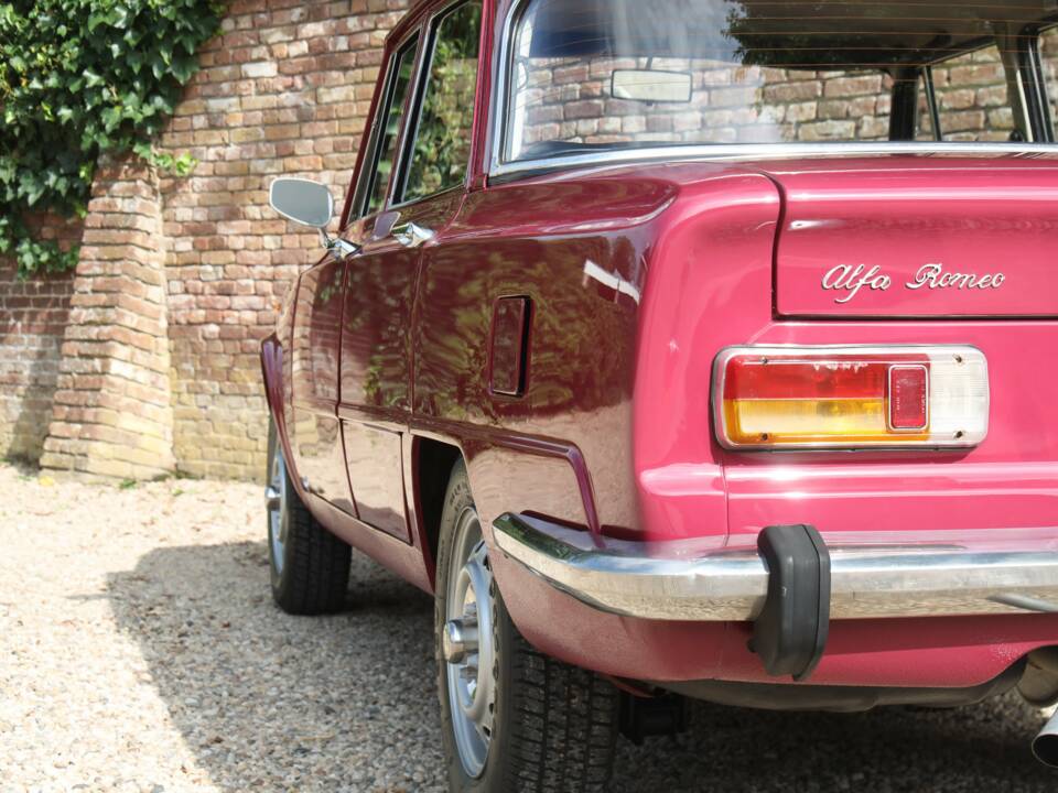 Bild 44/50 von Alfa Romeo Giulia Nuova Super 1300 (1975)