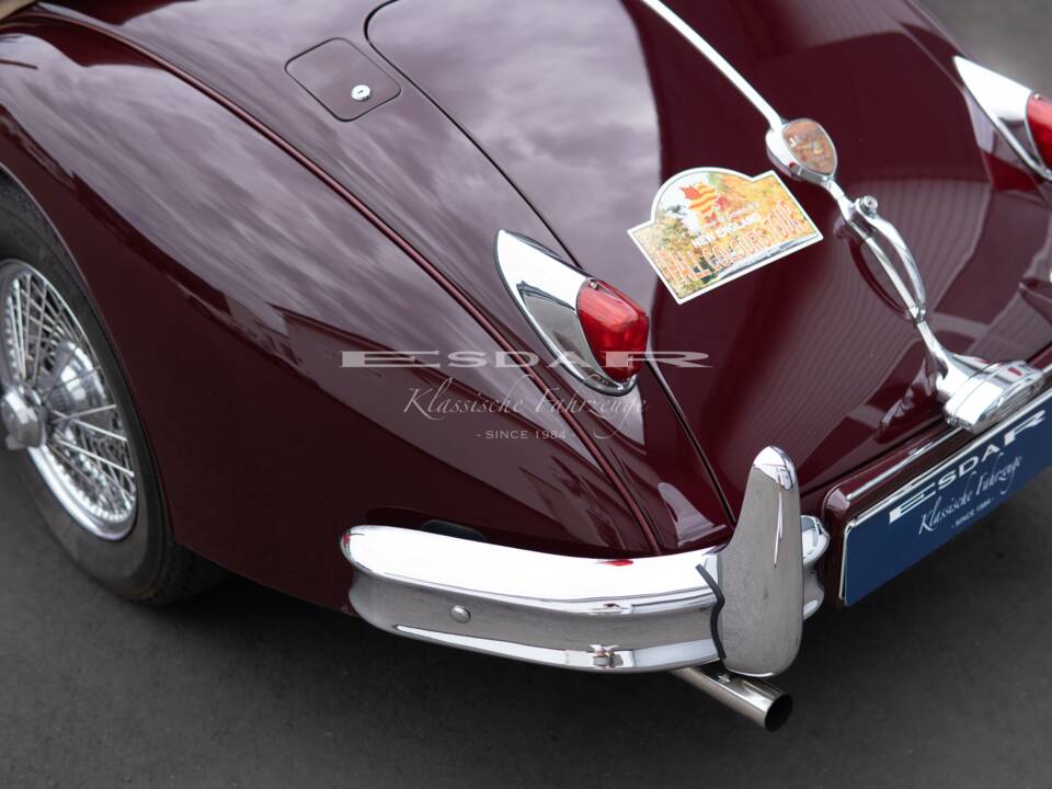 Image 16/32 de Jaguar XK 140 OTS (1955)