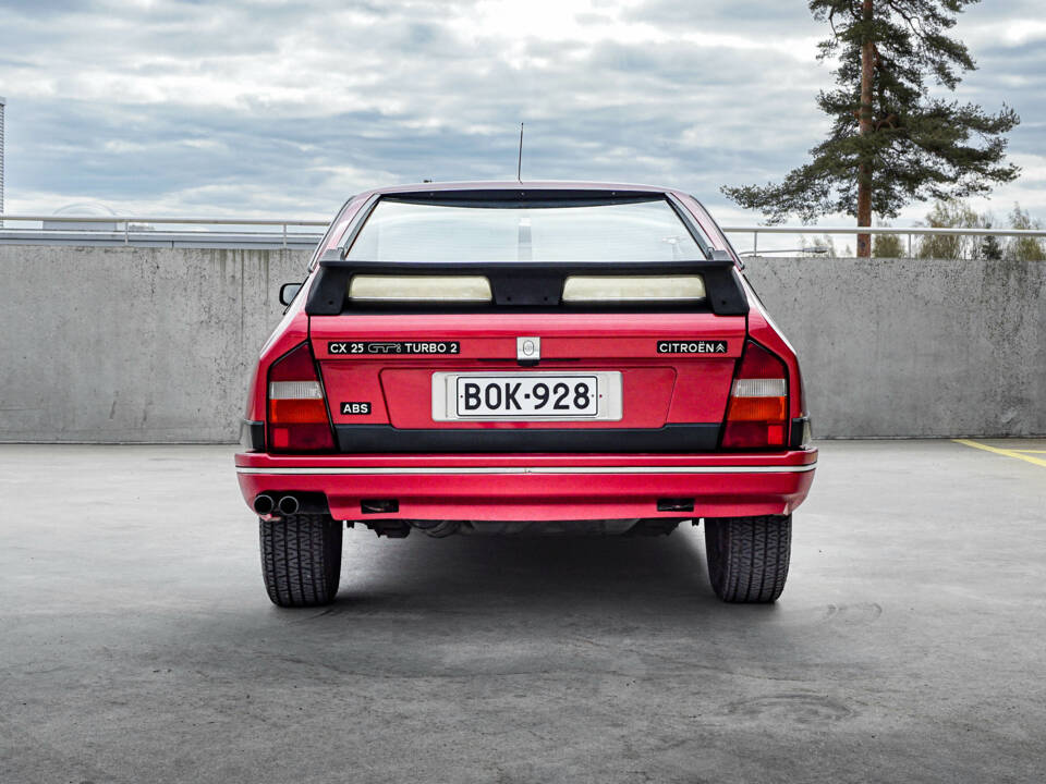 Image 29/44 de Citroën CX 25 GTI Turbo 2 (1986)