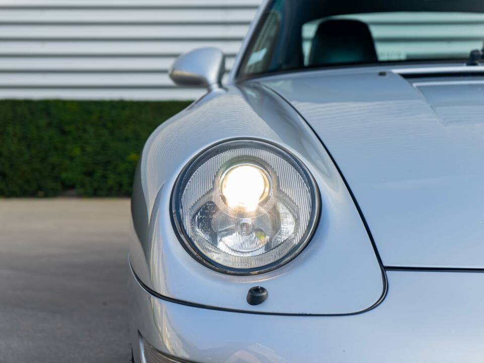 Bild 5/33 von Porsche 911 Carrera 4S (1996)