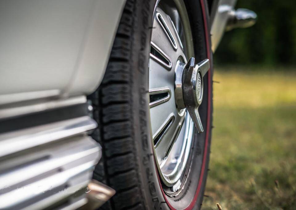 Bild 4/27 von Chevrolet Corvette Sting Ray (1964)