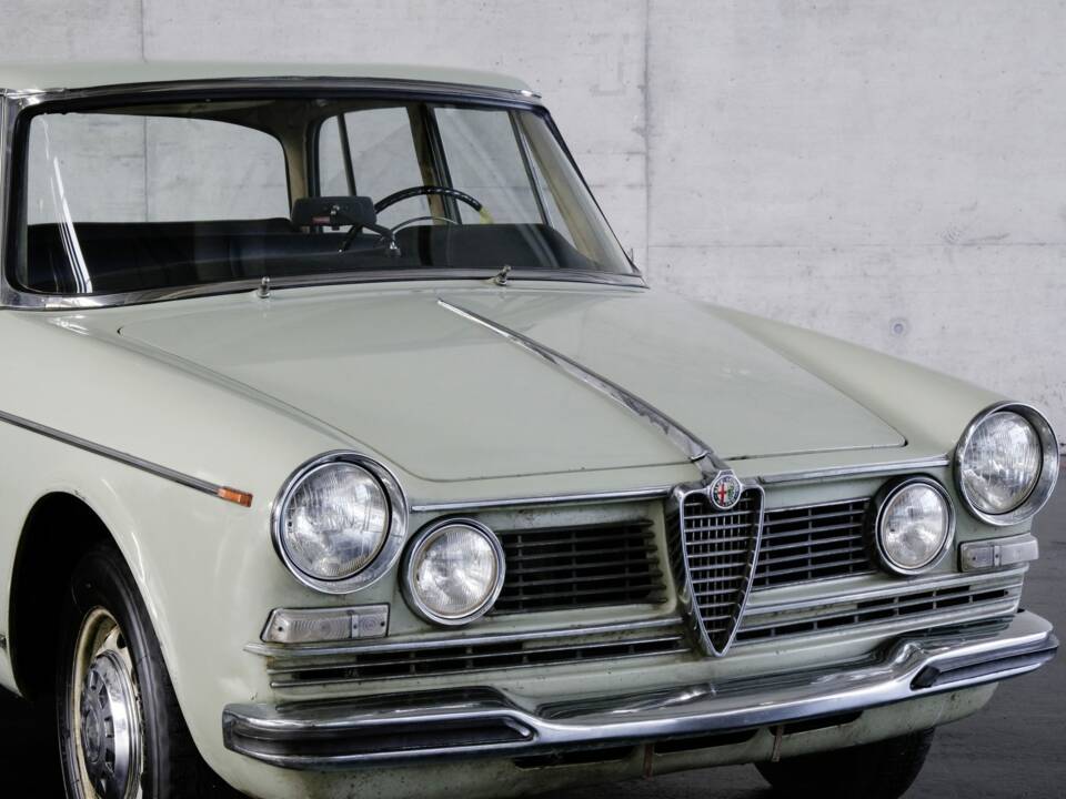 Image 11/48 of Alfa Romeo 2600 Berlina (1962)