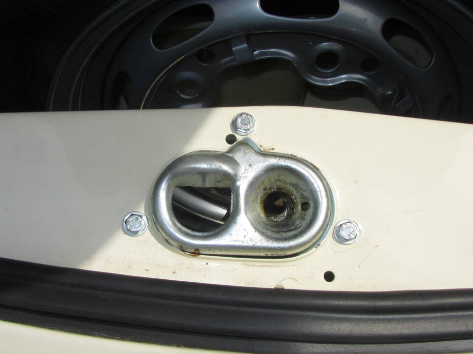 Image 18/45 of Volkswagen Karmann Ghia 1300 (1965)