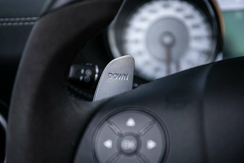 Image 36/50 of Mercedes-Benz SLS AMG Roadster (2014)