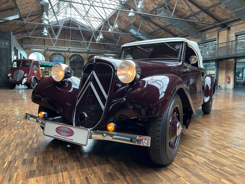 Image 8/38 of Citroën Traction Avant 11 BL Légère (1938)