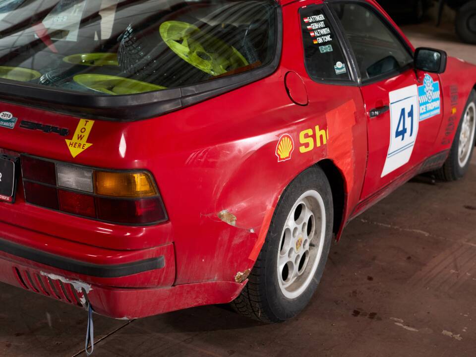 Image 31/38 of Porsche 944 (1985)