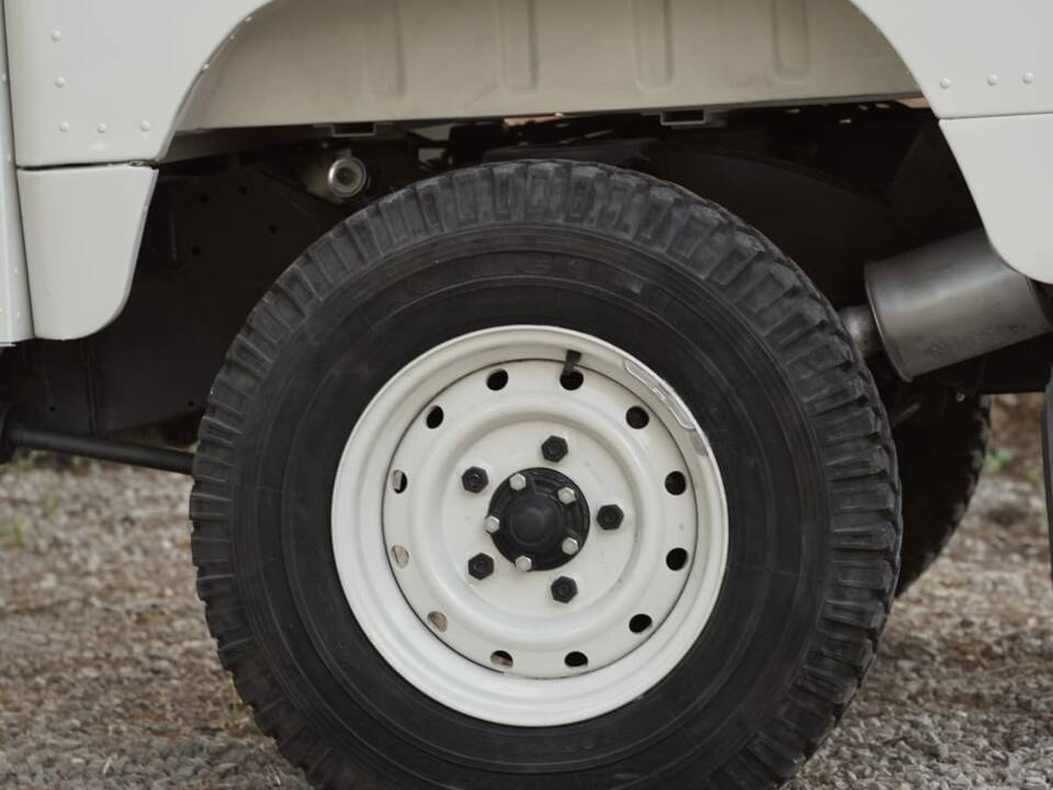 Image 16/32 of Land Rover Defender 130 Td5 Crew Cab (1999)